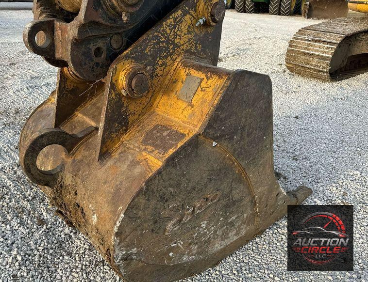 2013 John Deere 245G LC excavator