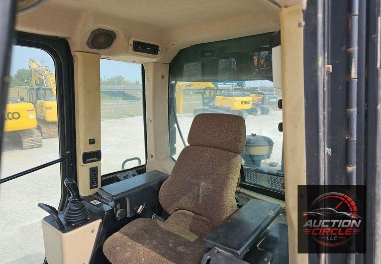 2002 Caterpillar  963C LGP track loader
