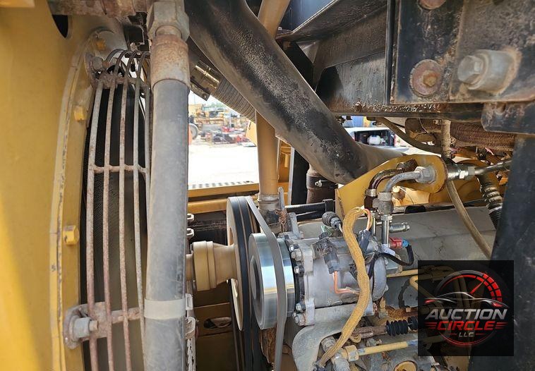 2002 Caterpillar  963C LGP track loader