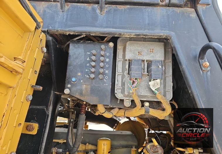 2002 Caterpillar  963C LGP track loader