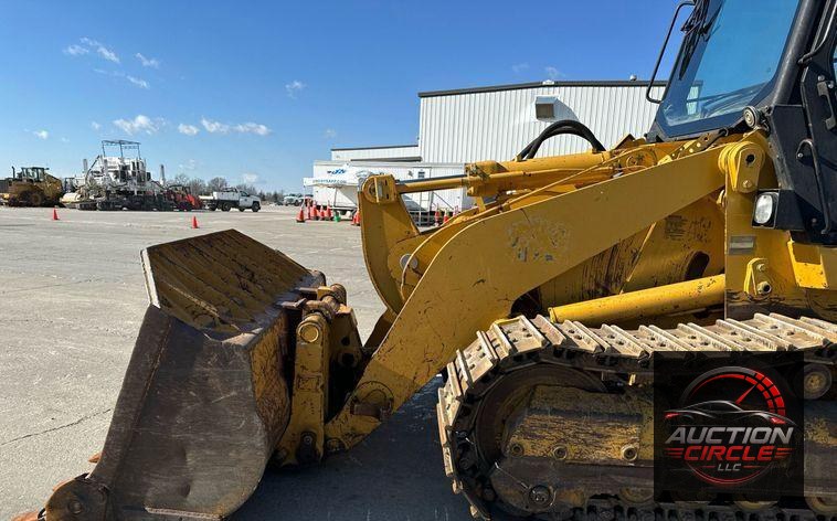 2005 Caterpillar 953C track loader