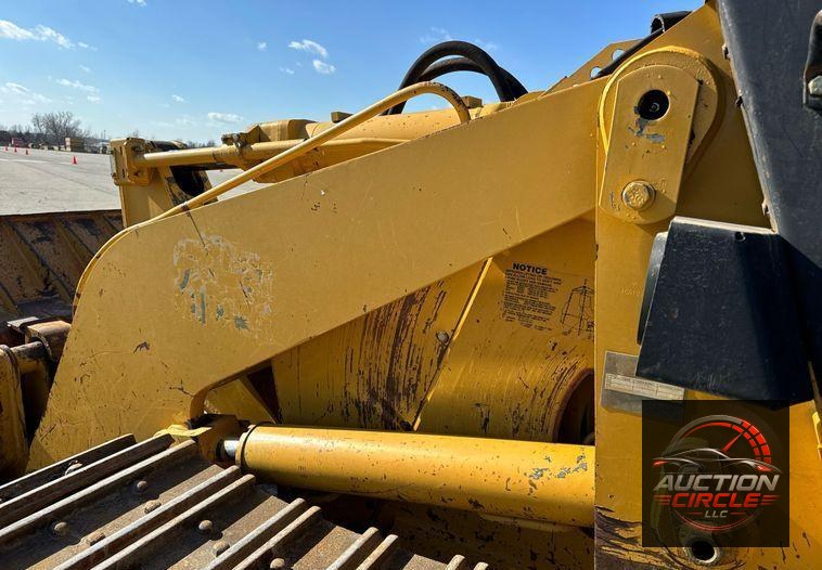 2005 Caterpillar 953C track loader