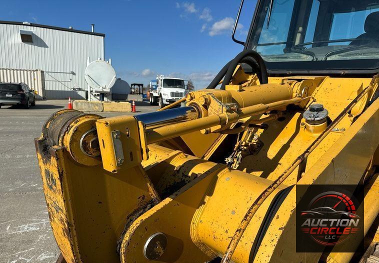 2005 Caterpillar 953C track loader
