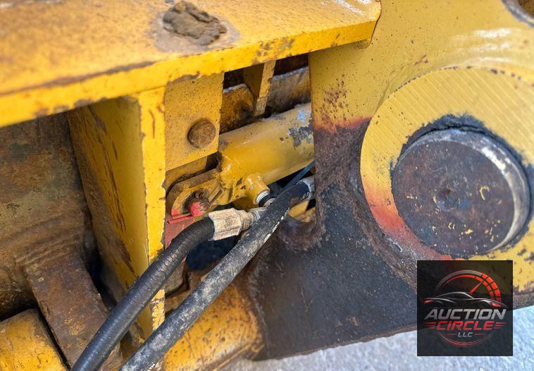 2005 Caterpillar 953C track loader