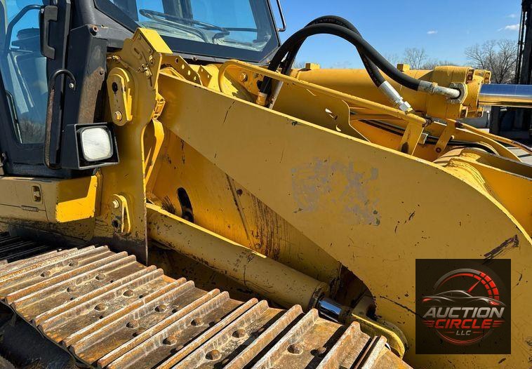 2005 Caterpillar 953C track loader