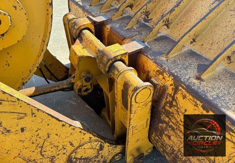 2005 Caterpillar 953C track loader