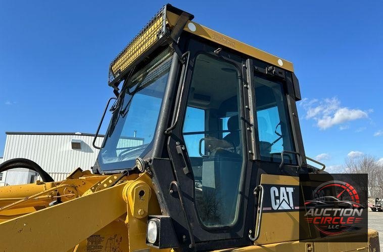 2005 Caterpillar 953C track loader