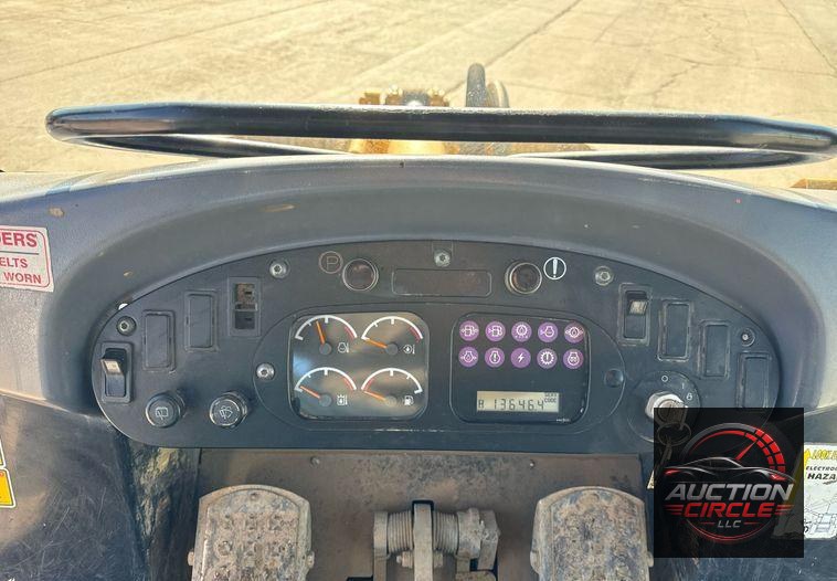 2005 Caterpillar 953C track loader