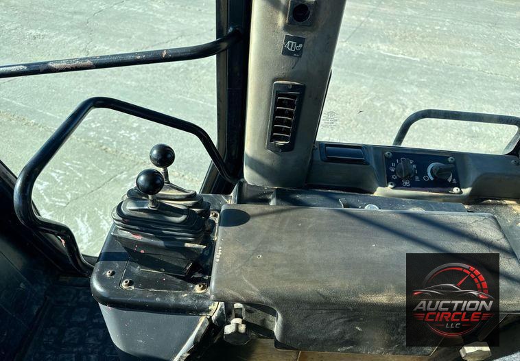 2005 Caterpillar 953C track loader