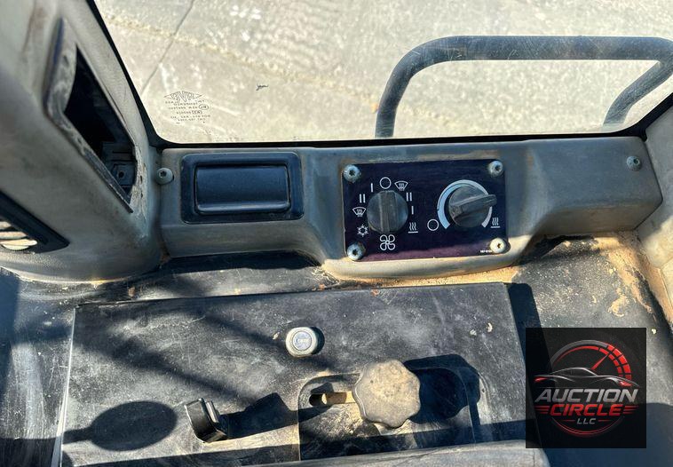 2005 Caterpillar 953C track loader
