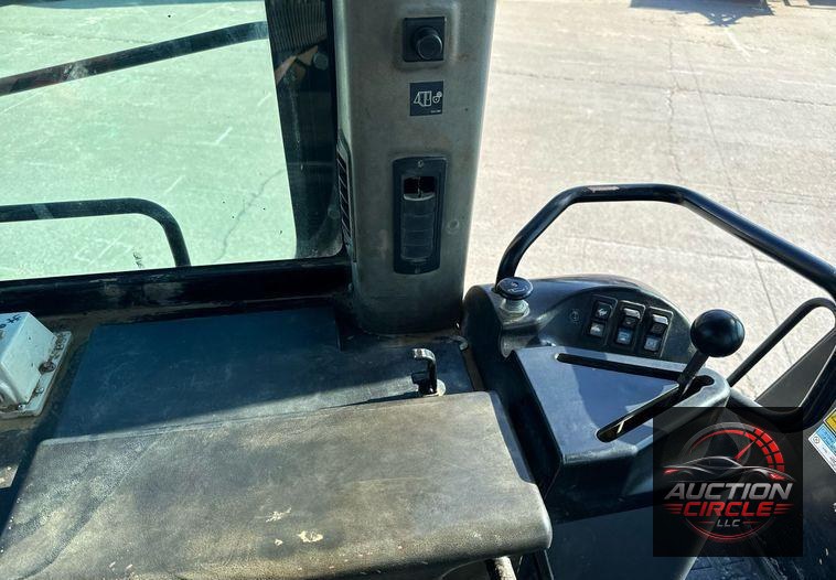 2005 Caterpillar 953C track loader