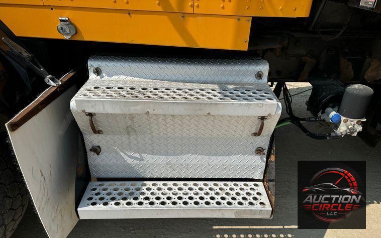 2006 Kenworth T800 dump truck