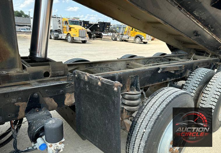 2006 Kenworth T800 dump truck