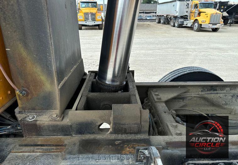 2006 Kenworth T800 dump truck