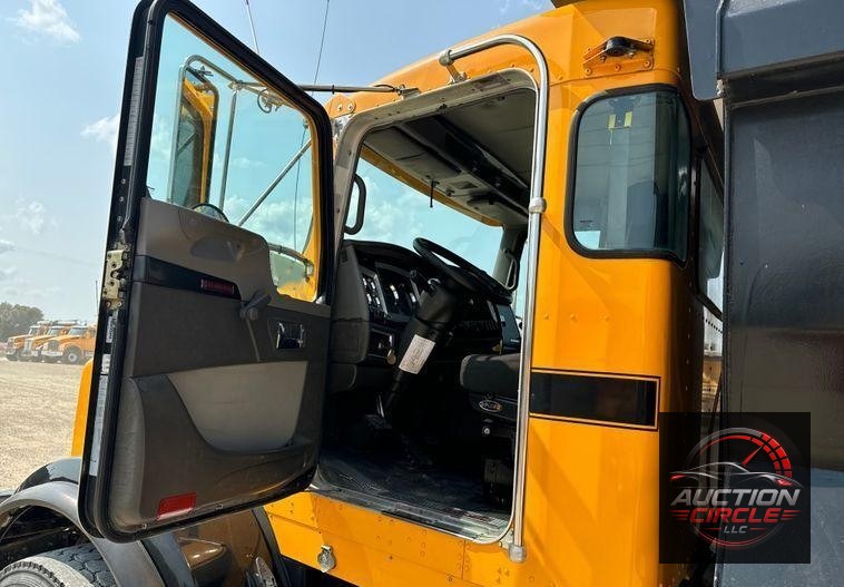 2006 Kenworth T800 dump truck