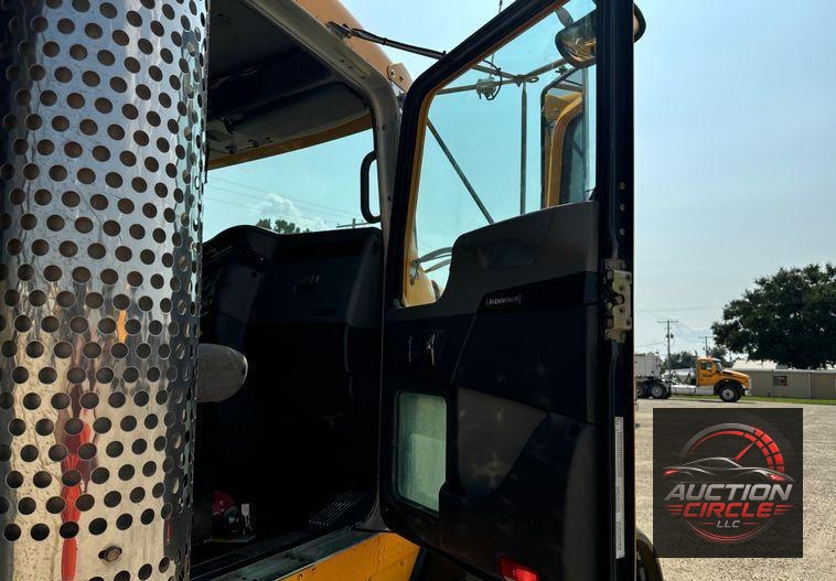 2006 Kenworth T800 dump truck
