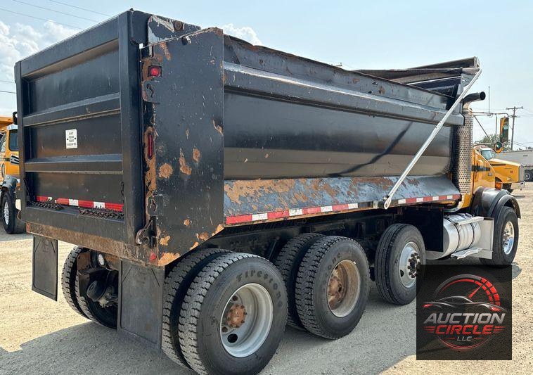 2006 Kenworth T800 dump truck