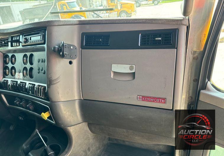 2006 Kenworth T800 dump truck