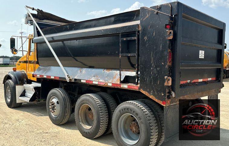 2006 Kenworth T800 dump truck