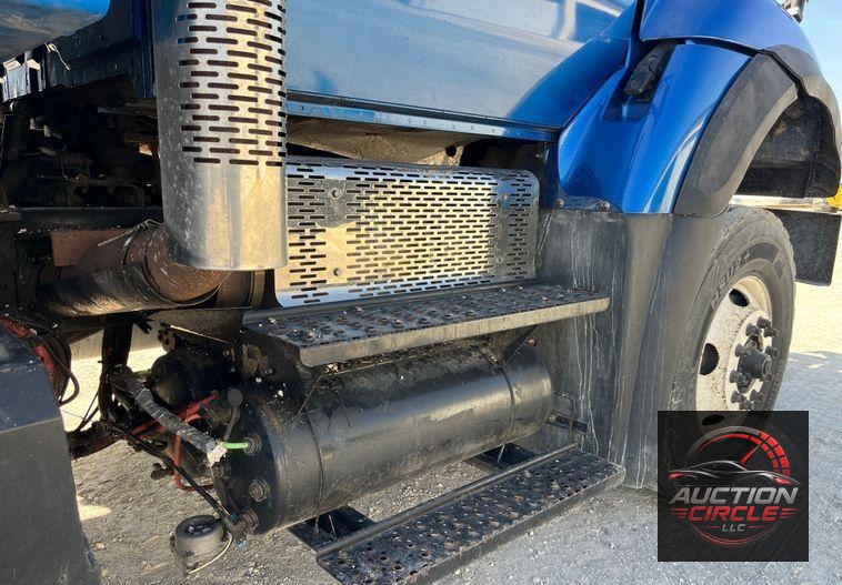 2014 International  WorkStar 7400 dump truck