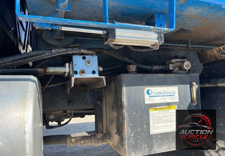 2014 International  WorkStar 7400 dump truck