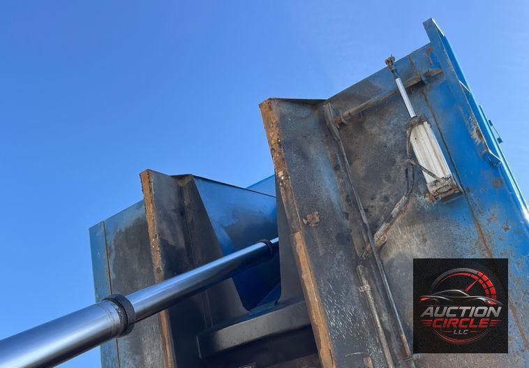 2014 International  WorkStar 7400 dump truck