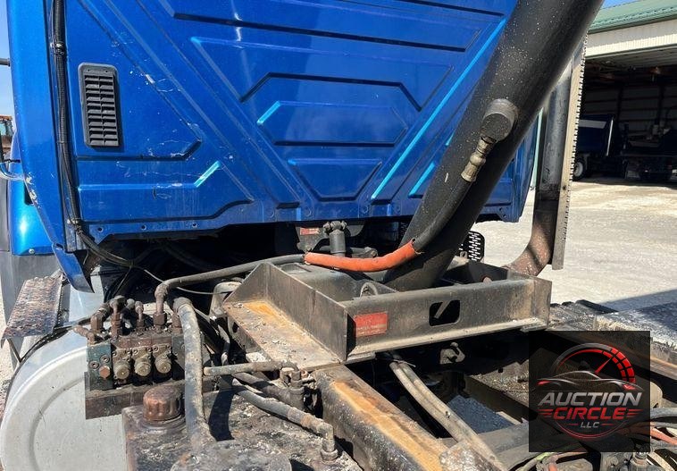 2014 International  WorkStar 7400 dump truck