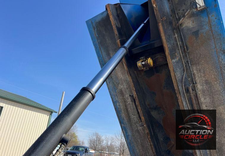 2014 International  WorkStar 7400 dump truck