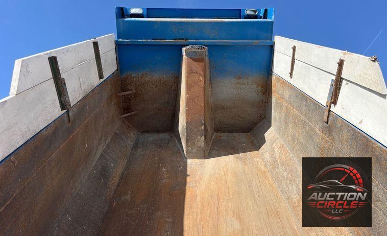 2014 International  WorkStar 7400 dump truck