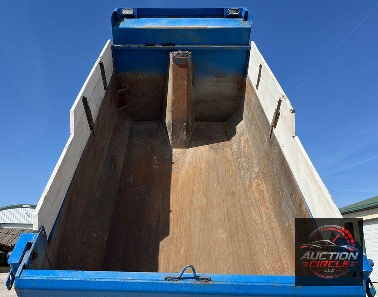 2014 International  WorkStar 7400 dump truck