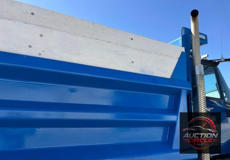 2014 International  WorkStar 7400 dump truck