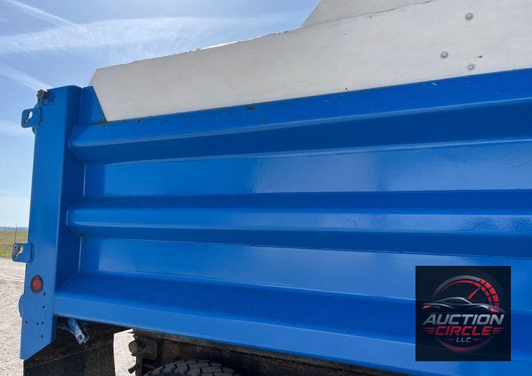 2014 International  WorkStar 7400 dump truck