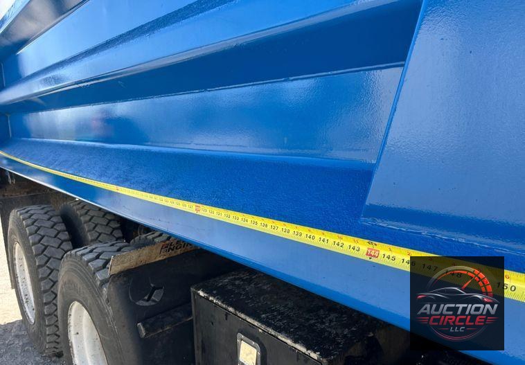 2014 International  WorkStar 7400 dump truck