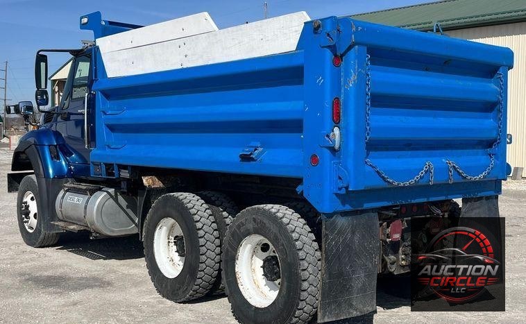 2014 International  WorkStar 7400 dump truck