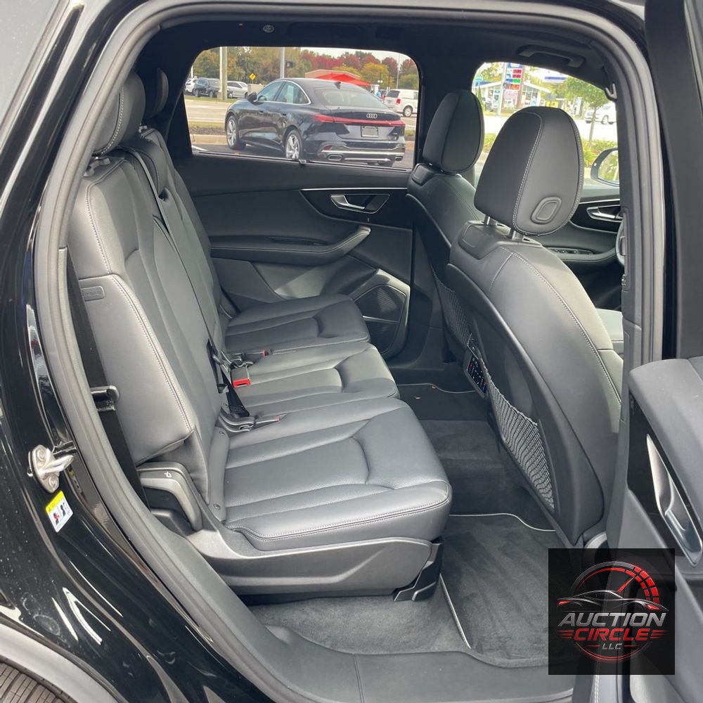 2025 Audi Q7 Premium Plus 55