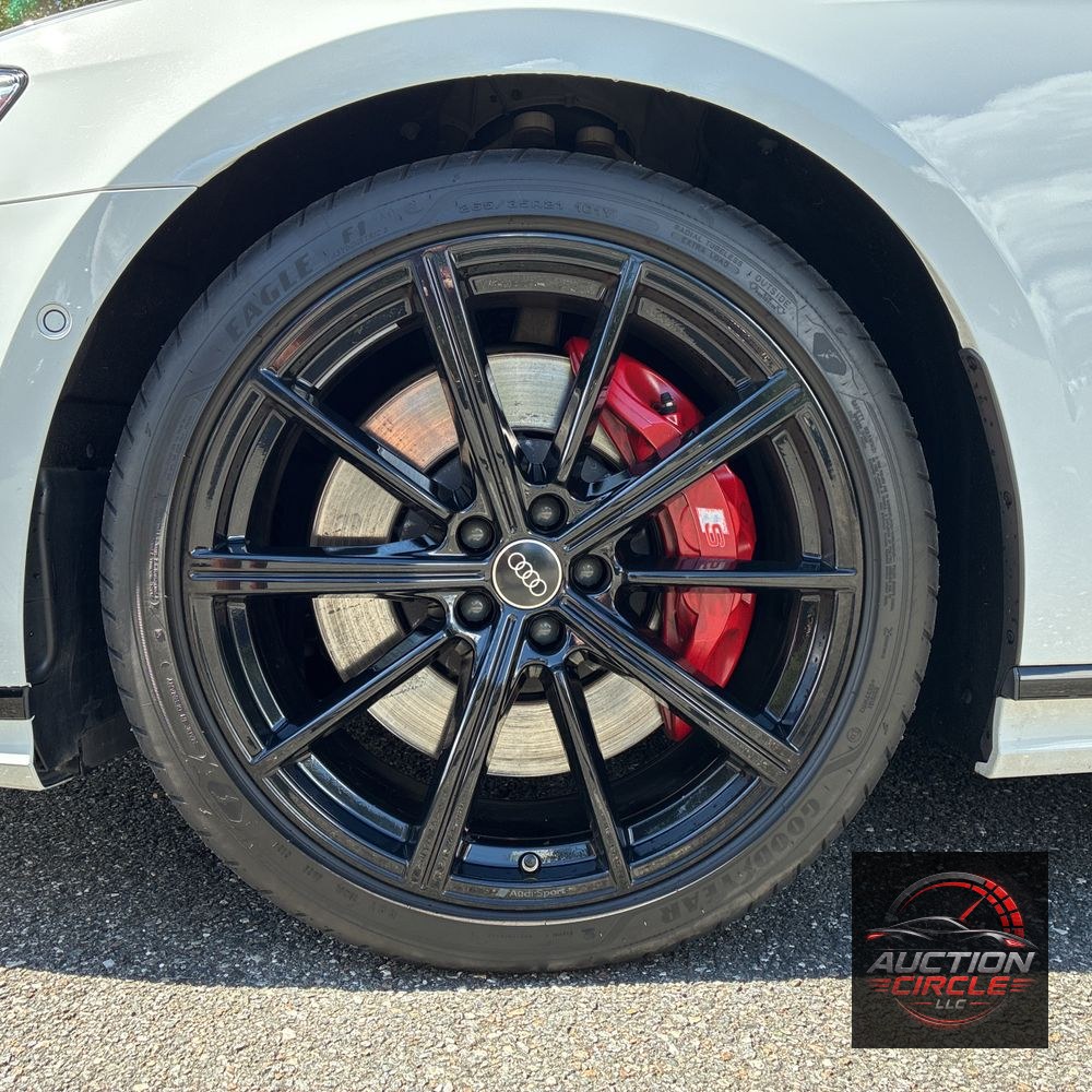 2023 Audi S8