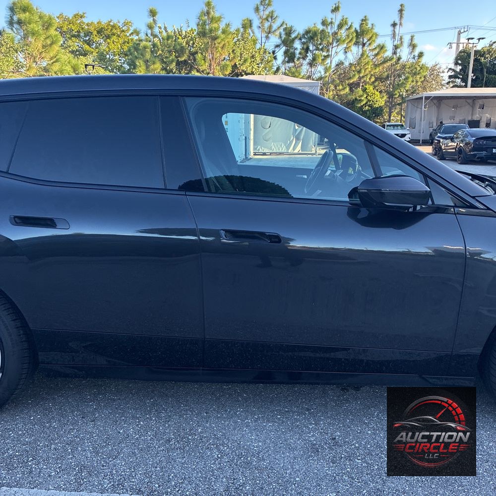 2025 BMW iX xDrive50