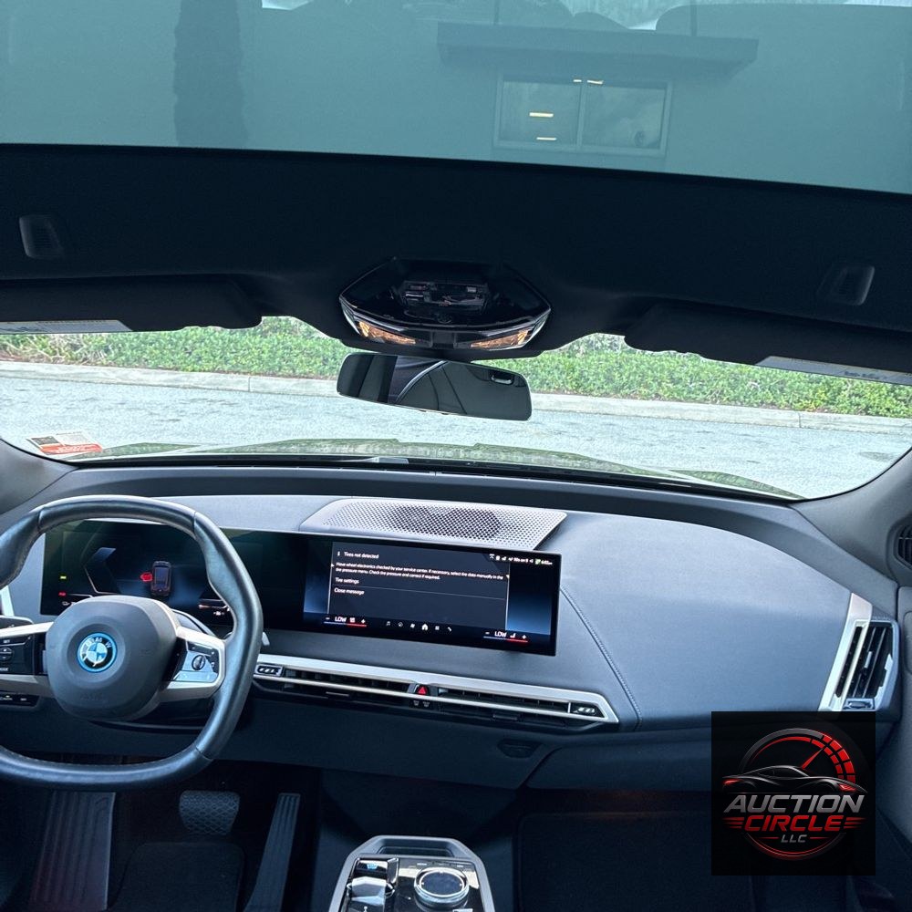 2025 BMW iX xDrive50