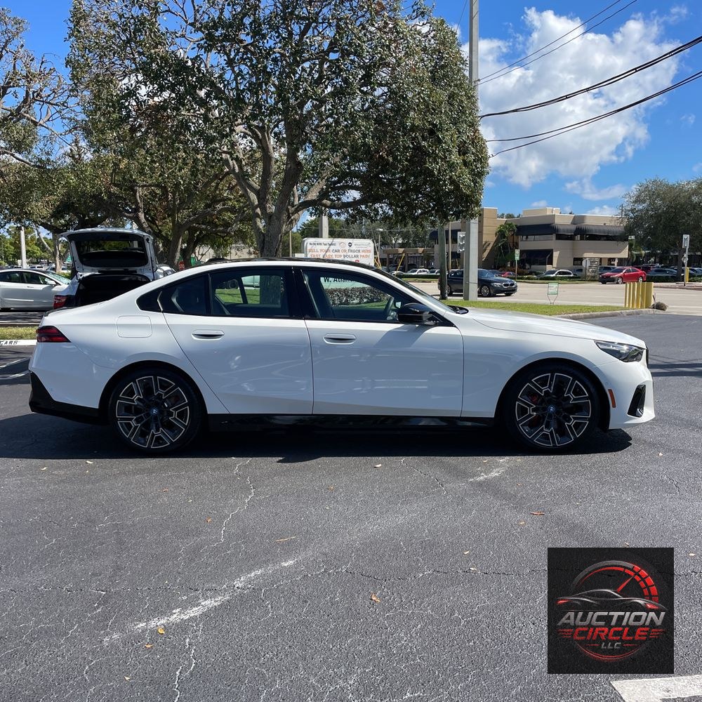 2025 BMW i5 M60