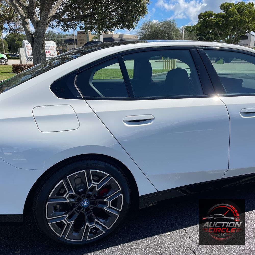 2025 BMW i5 M60
