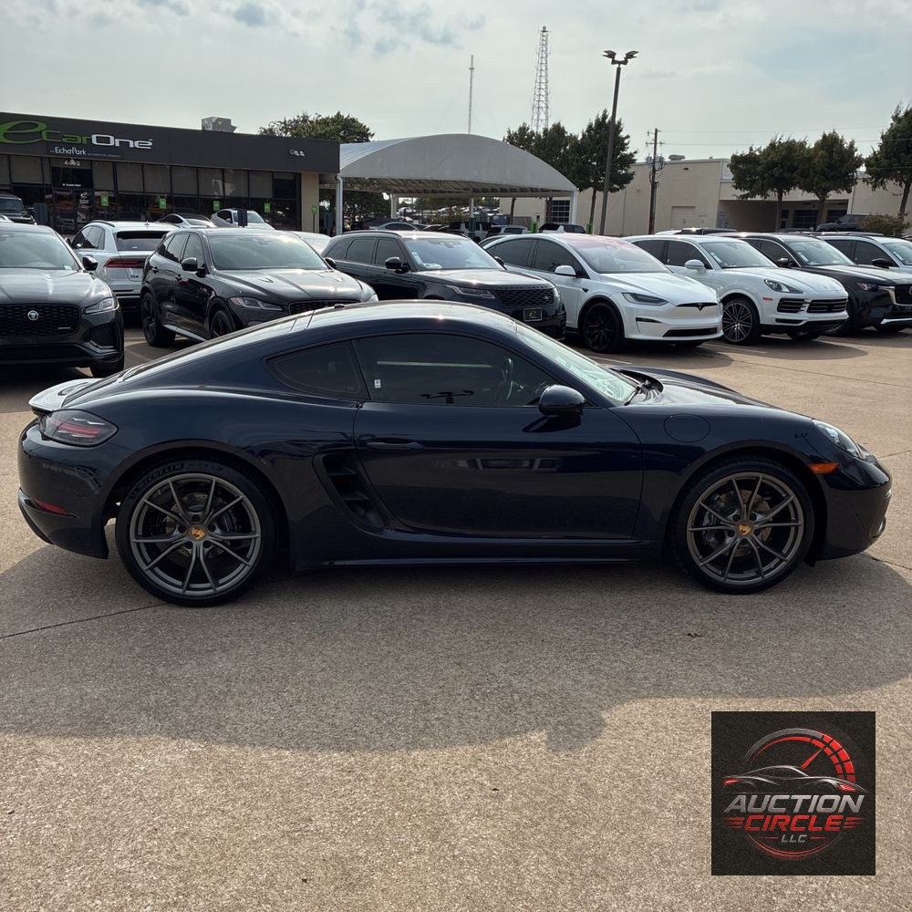 2017 Porsche 718 Cayman Base