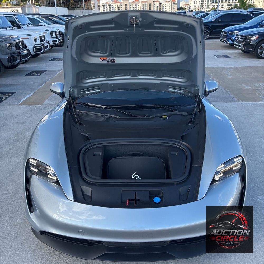 2022 Porsche Taycan Base