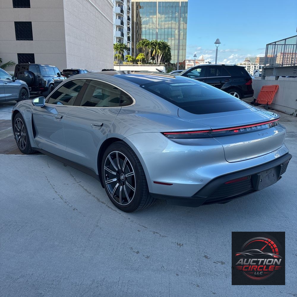 2022 Porsche Taycan Base