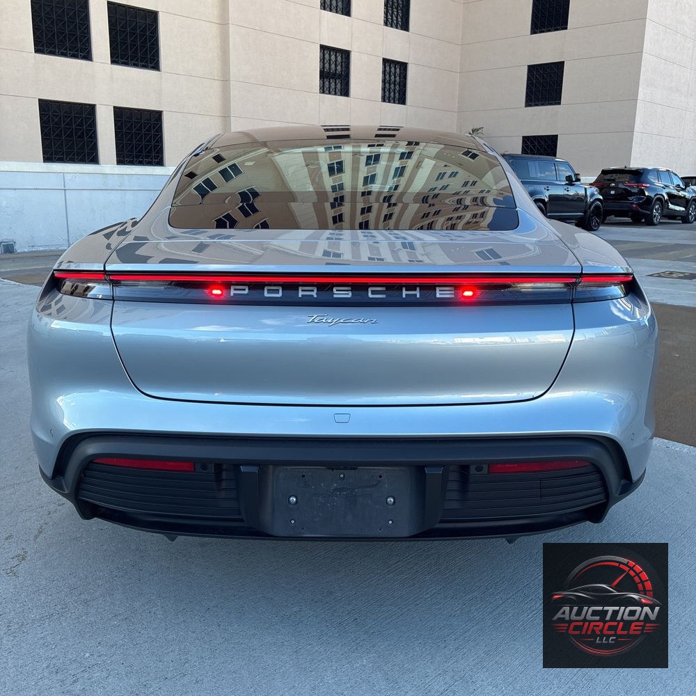 2022 Porsche Taycan Base