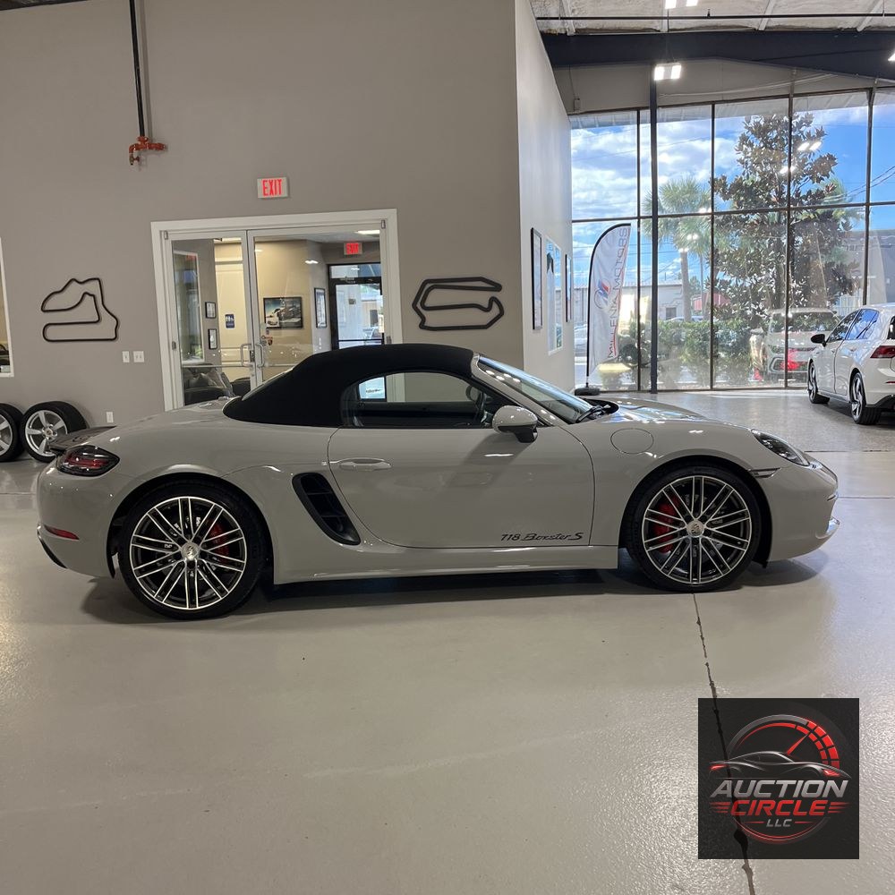 2022 Porsche 718 Boxster S