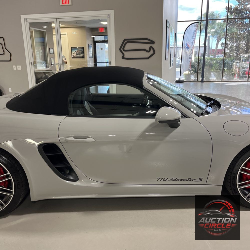 2022 Porsche 718 Boxster S