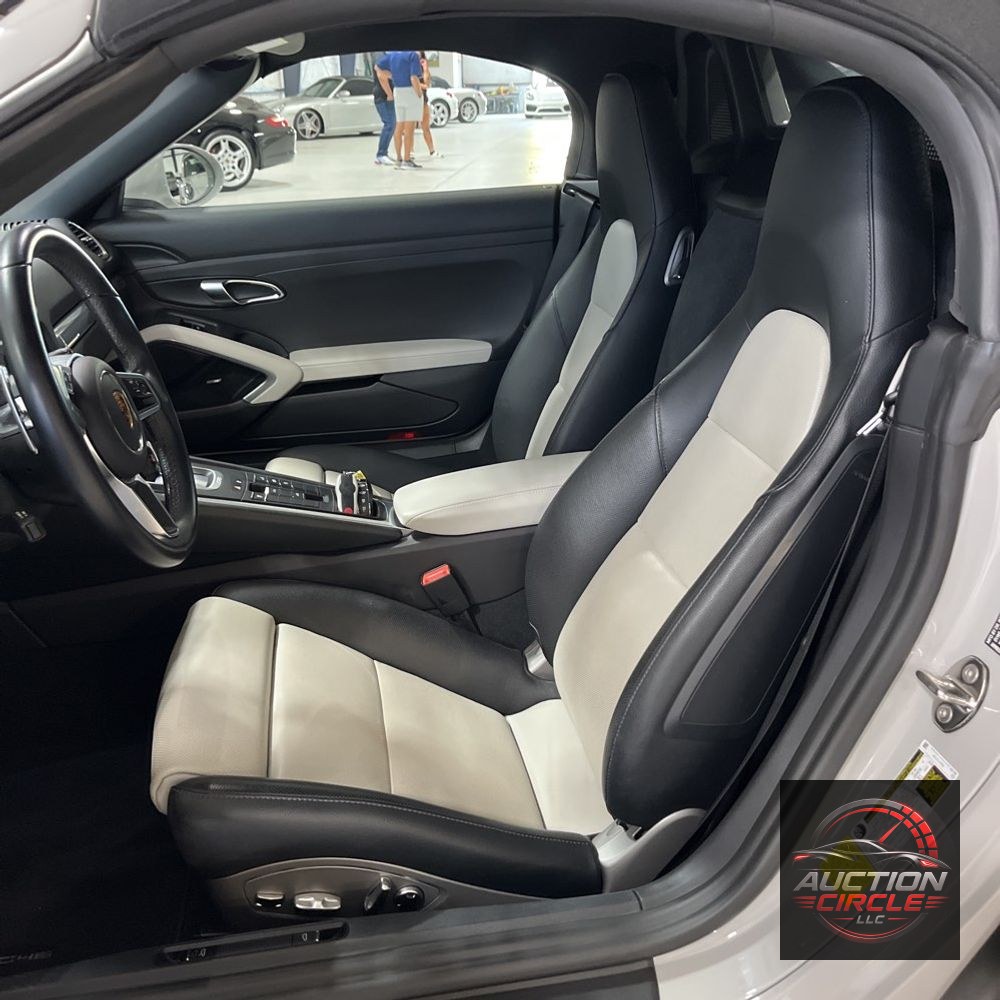 2022 Porsche 718 Boxster S