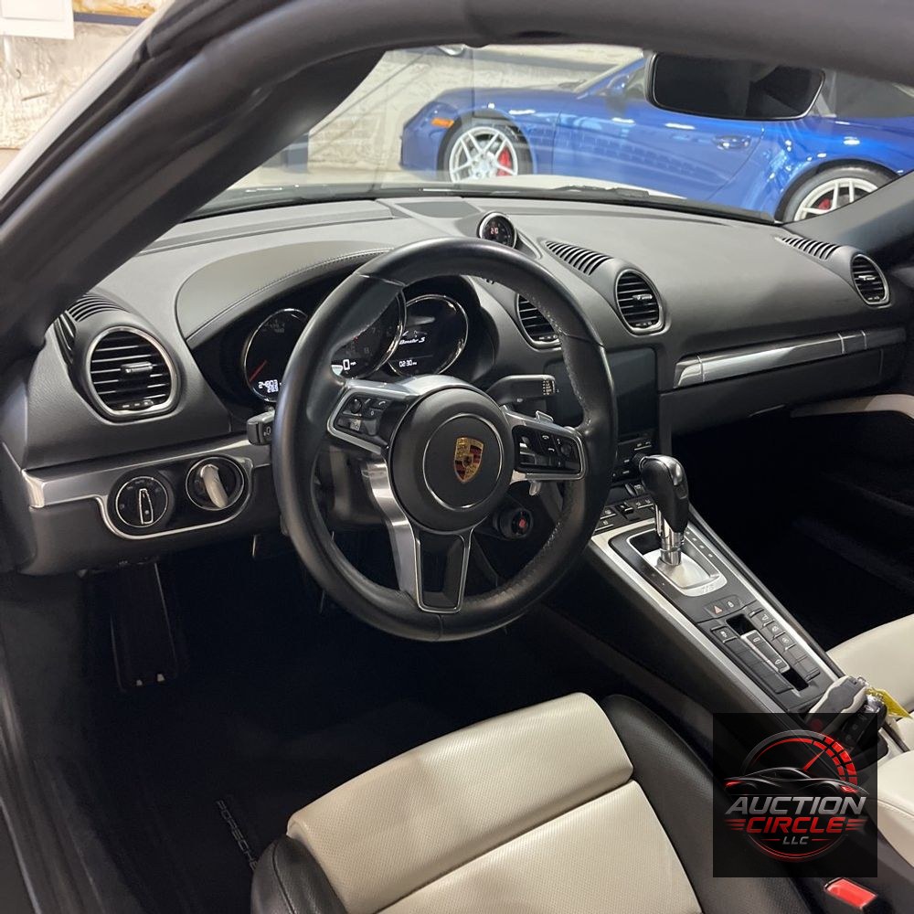 2022 Porsche 718 Boxster S