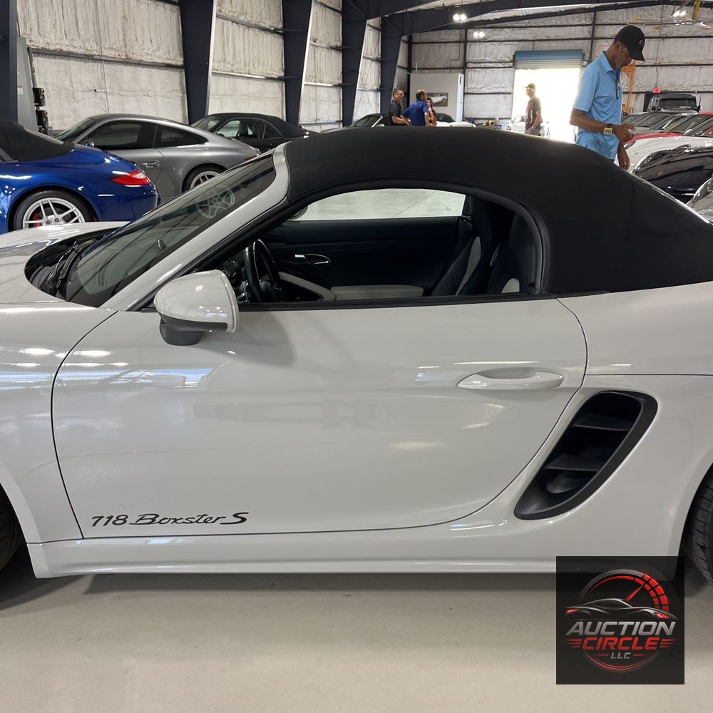2022 Porsche 718 Boxster S