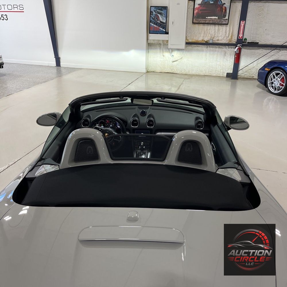 2022 Porsche 718 Boxster S